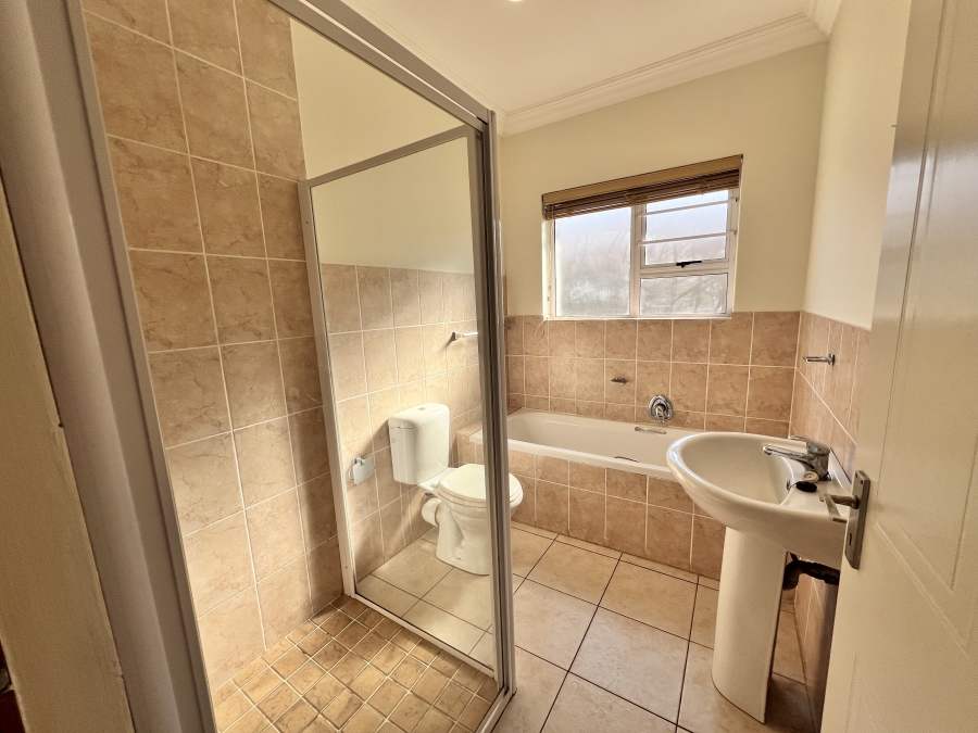 5 Bedroom Property for Sale in Noorsekloof Eastern Cape